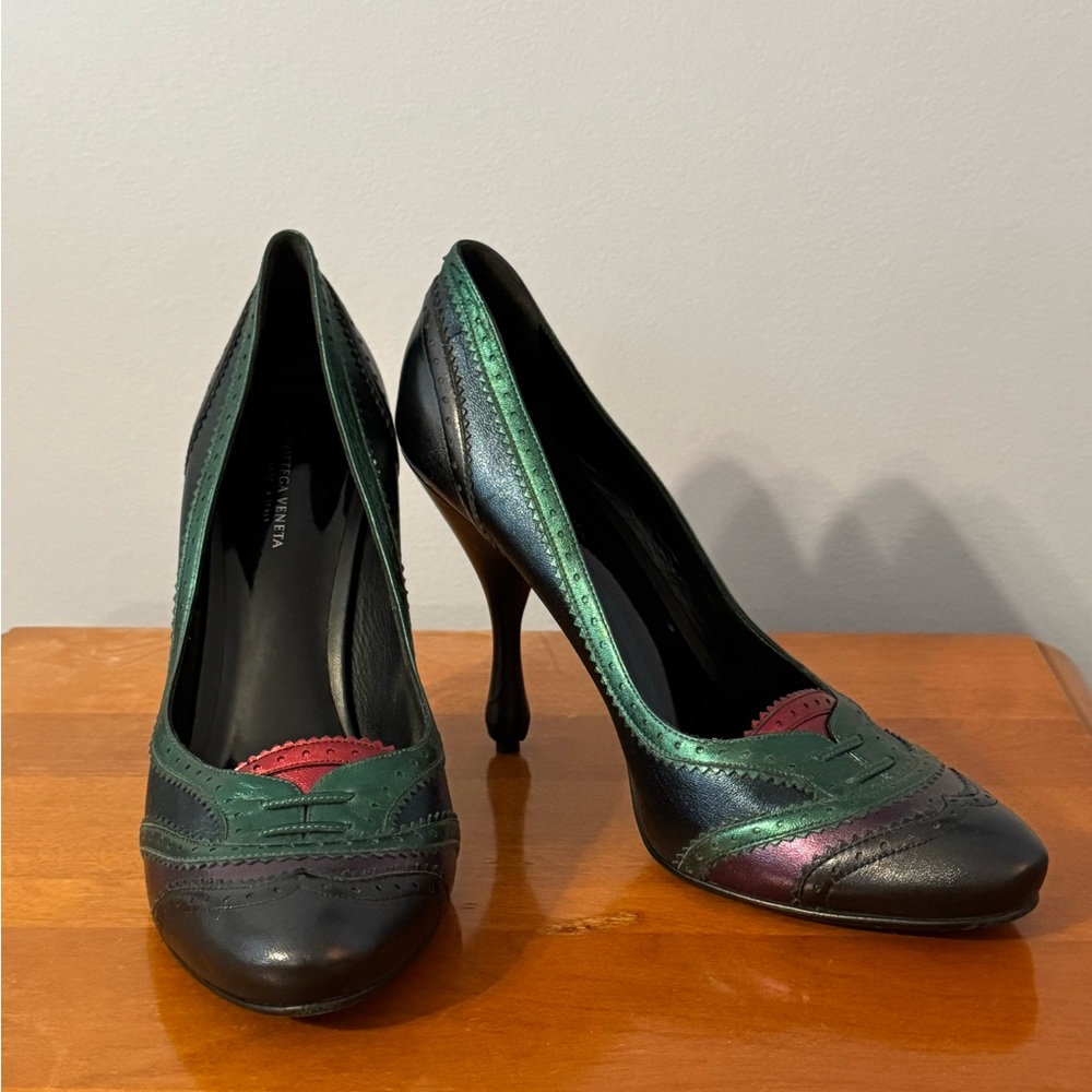 Bottega Veneta classic stiletto pumps barely worn